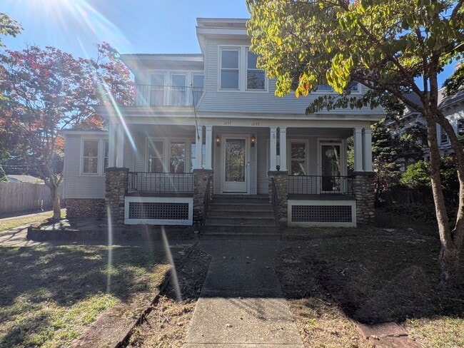 Foto del edificio - 1855 Northampton St