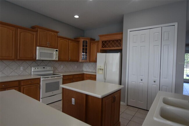 Foto del edificio - 1706 Swallowtail Ln
