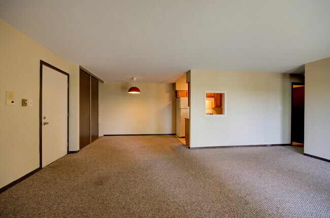 Building Photo - 2230 Oneida St