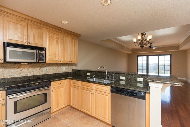 Building Photo - 1478 Riverplace Blvd
