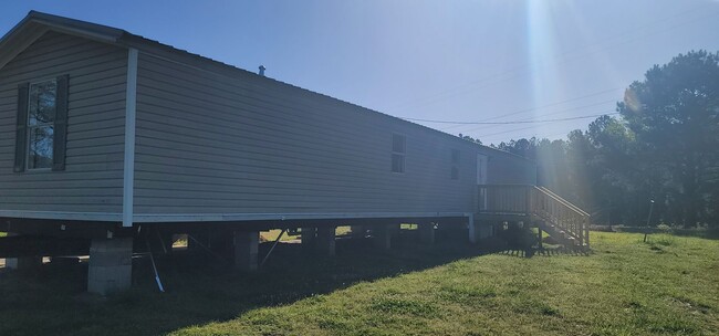 Building Photo - NEW LISTING!!!! Dont Miss Out