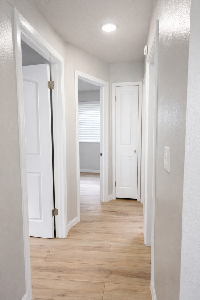 Foto del edificio - Stunning Remodeled 3BR Duplex in Oviedo with Modern Upgrades