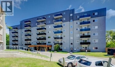 Building Photo - 80 King Edward Ave