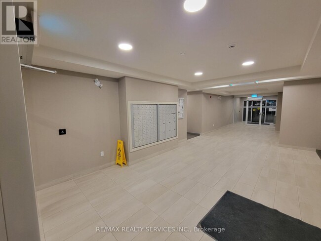 Building Photo - 62 Sky Harbour Dr