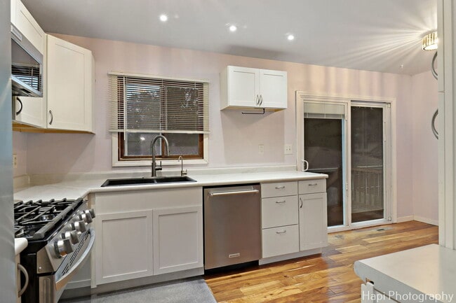 Foto del edificio - 4703 W Shore Dr