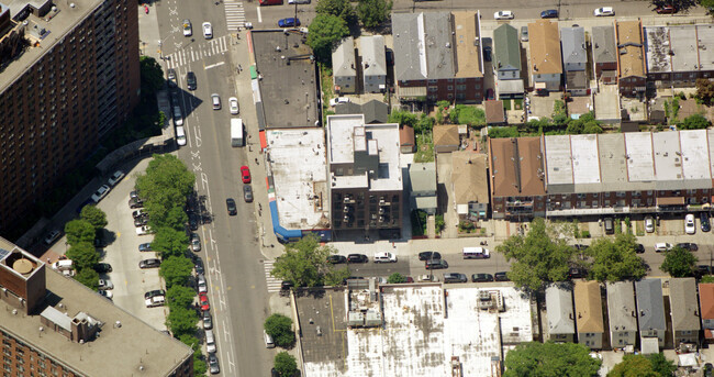 Foto del edificio - 55-44 97th Pl