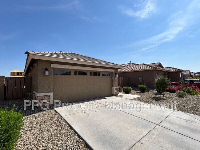 Building Photo - 16422 W Saguaro Park Ln