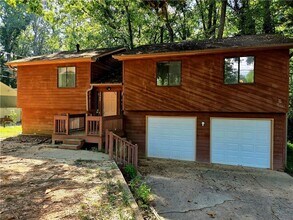 Building Photo - 2982 Hillwood Dr NW