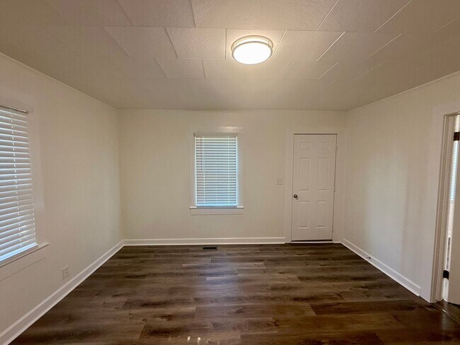 Foto del edificio - Cozy 1BR • 1BA Home Near Downtown Burlington!