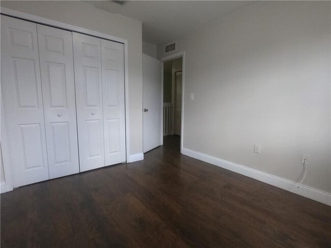 Building Photo - 1567 SE 31st Ct