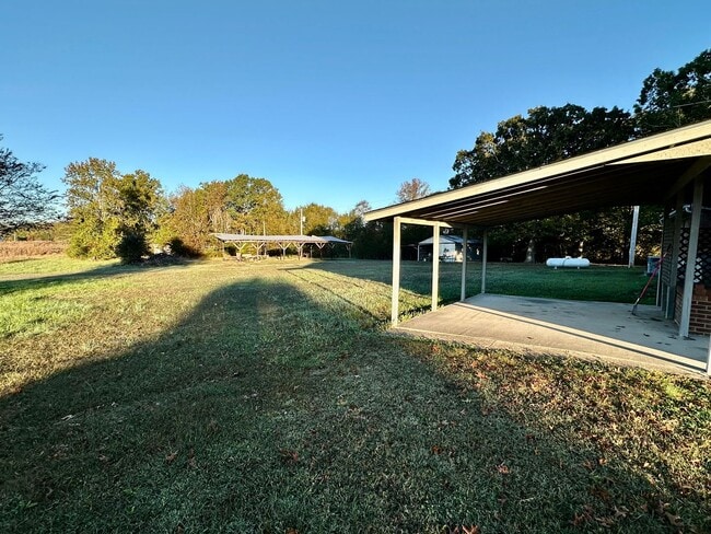 Building Photo - North Mebane