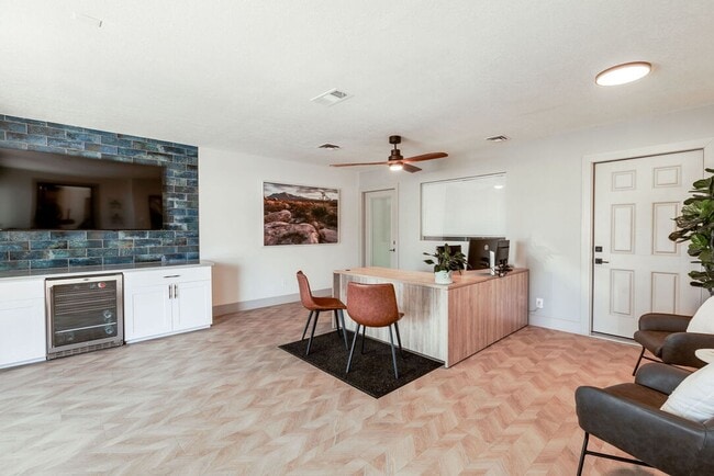 Building Photo - Valley Apartments