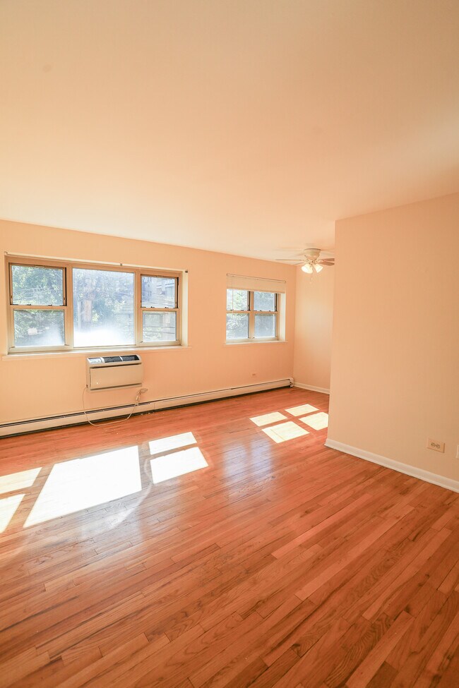 Foto del edificio - 509 W Briar Pl