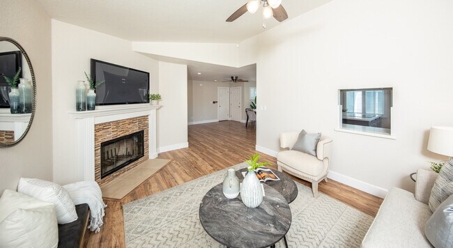 Family Room - 747 Bailey Rd