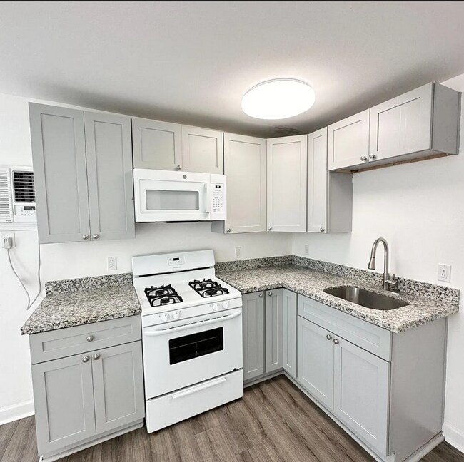 Building Photo - 2515 Erato St