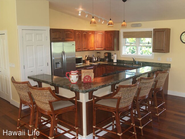 Building Photo - 3 br, 3.5 bath House - 5071 Opelu Road