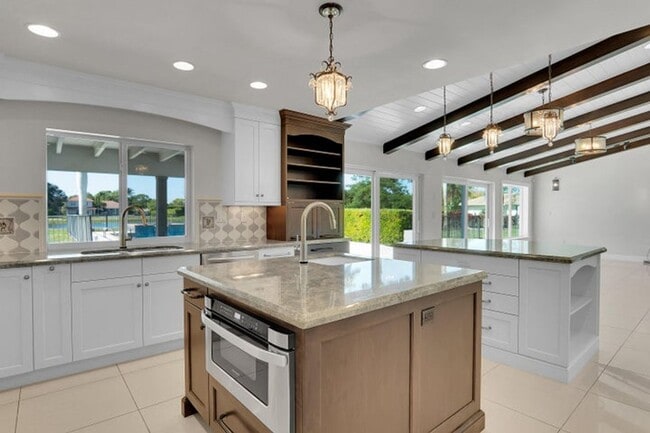 Building Photo - 8631 Steeplechase Dr