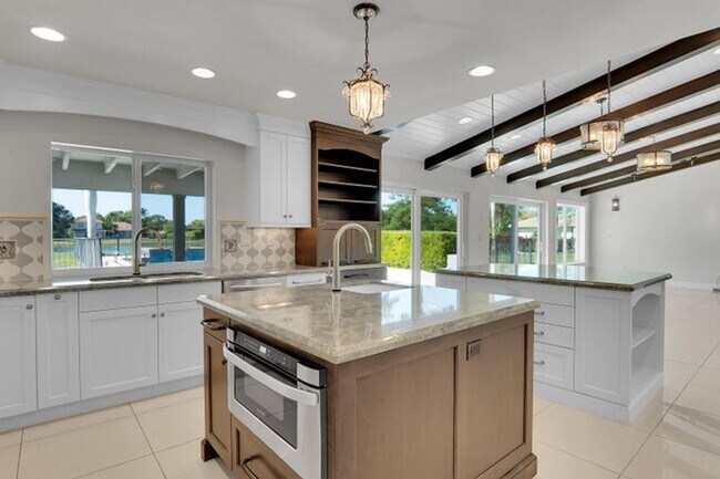 Foto del edificio - 8631 Steeplechase Dr