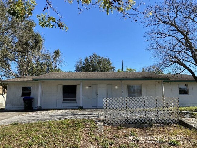 Building Photo - Newly Reduced  Move in special