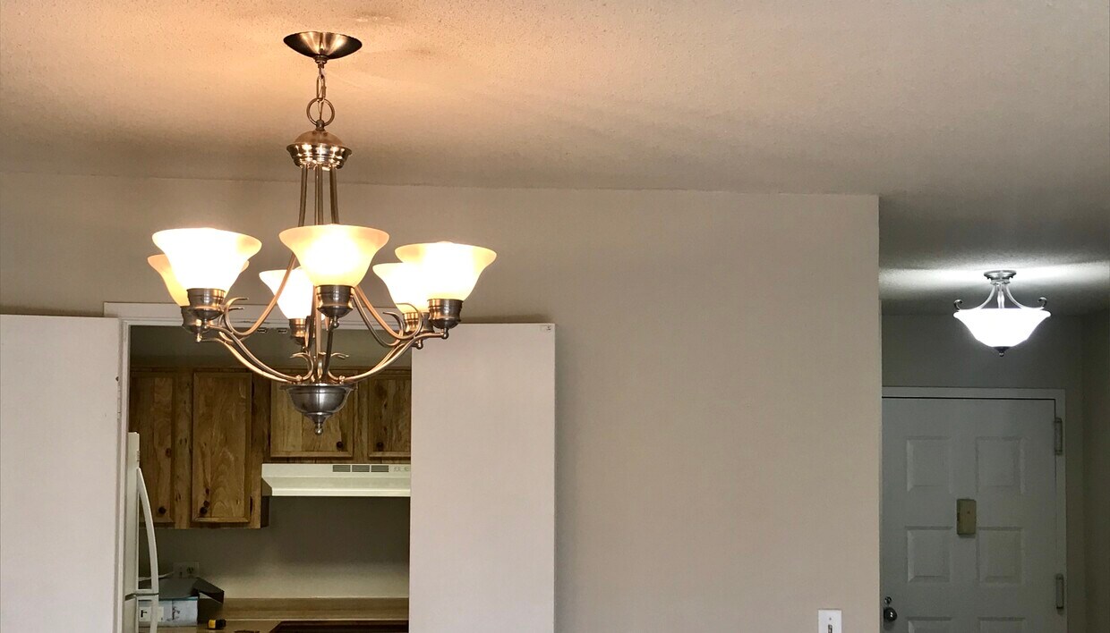 Foto principal - 8360 Greensboro Dr