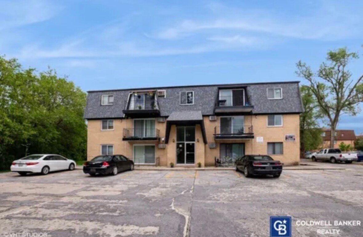 4840 W Engle Rd Unit Dgonzo, Alsip, IL 60803 Condo for Rent in Alsip