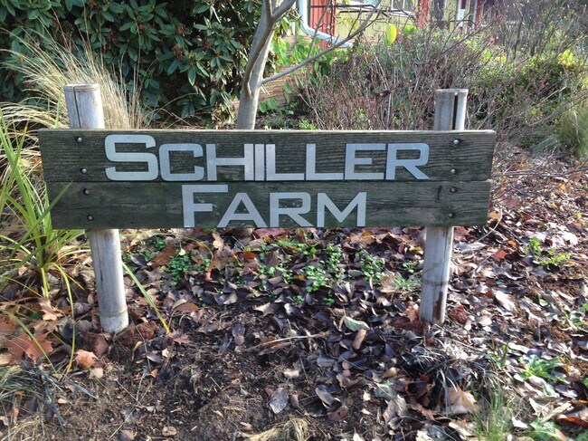 Welcome - 5320 SE Schiller Street