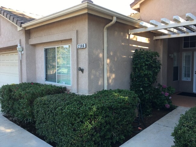 Building Photo - GORGEOUS CLOVIS UNIFIED 4 BEDROOM HOME!