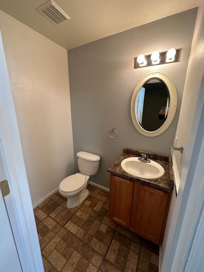 Building Photo - 3 BEDROOM, 2.5 BATHROOM SOUTHPARK TWIN HOM...