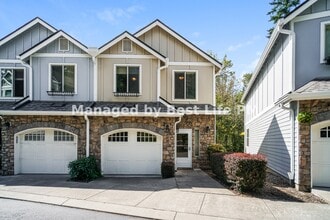 Building Photo - 2067 NE 49th Way