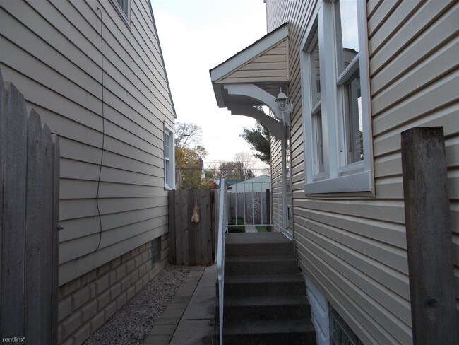 Building Photo - 3641 178th St