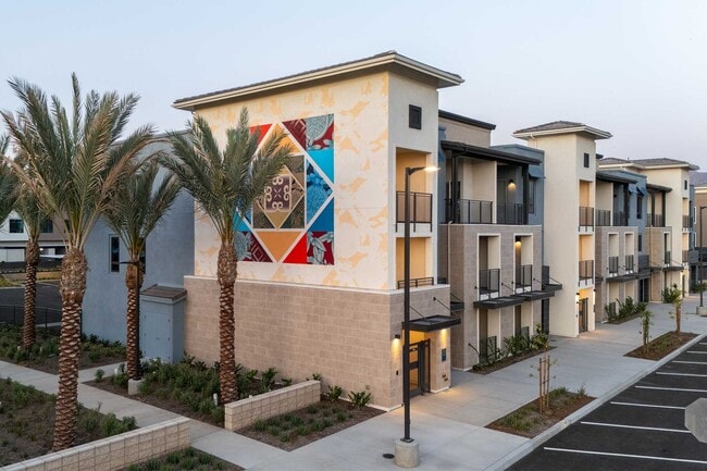 Building Photo - North Grove