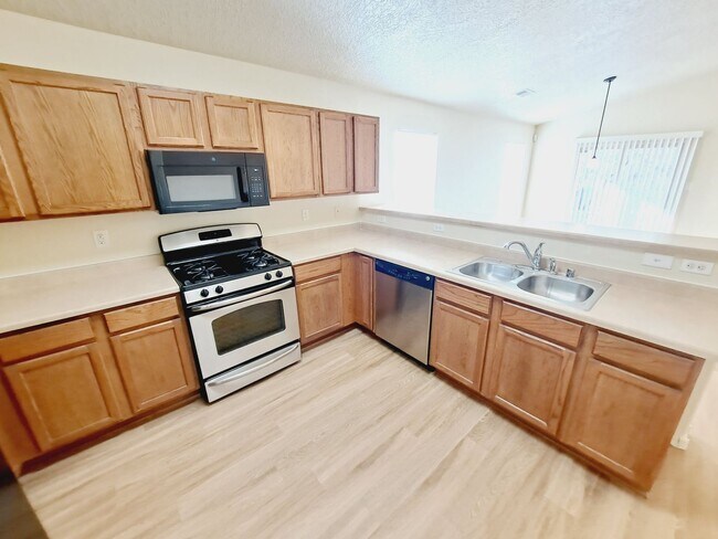 Foto del edificio - Super cute 3 bed 2 bath home in Huning Ranch. MOVE IN SPECIAL! 1/2 OFF 2ND MONTHS RENT!