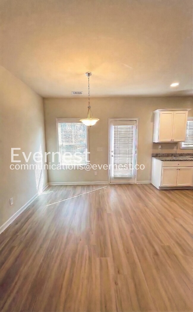 Building Photo - 105 Culver St