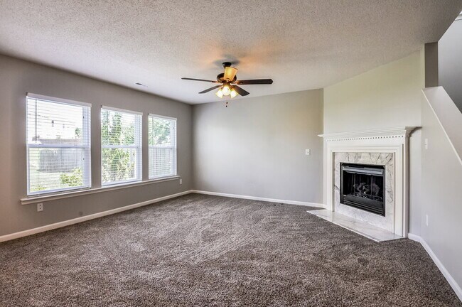 Foto del edificio - 7211 Great Laurel Dr