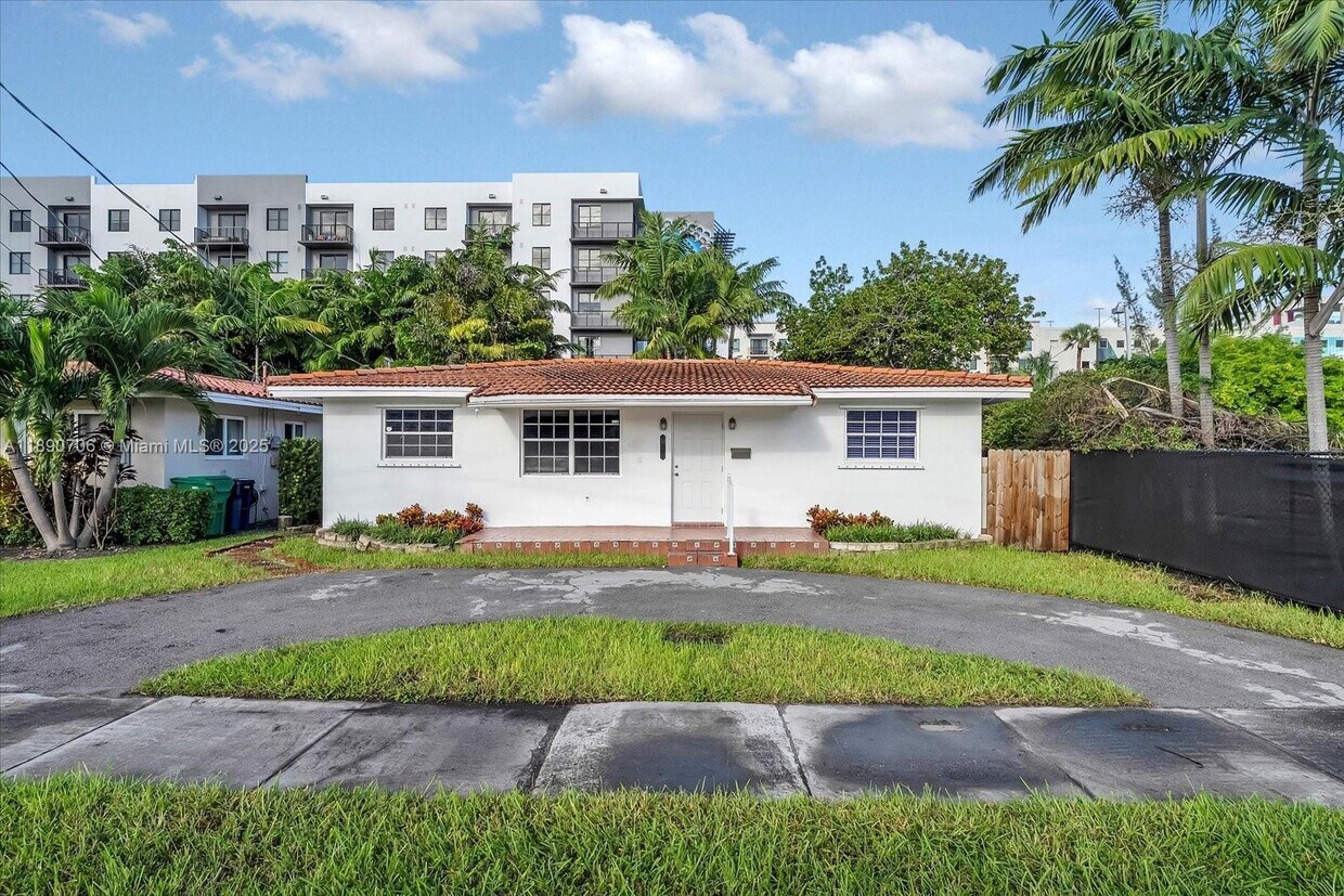 Foto principal - 4090 SW 69th Ave