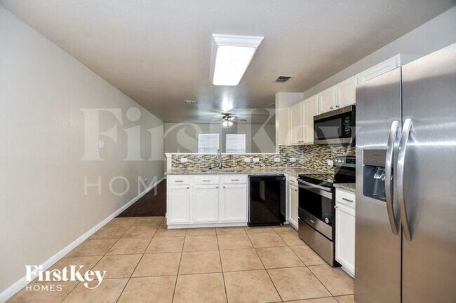 Building Photo - 12325 Arbor Lake Rd