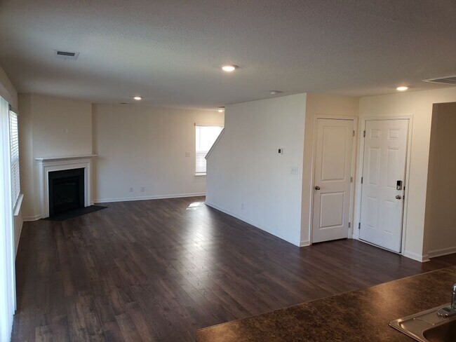 Foto del edificio - 3 Bedroom / 2.5 Bath Home Kingsport TN - Over 2100 Sq Foot!