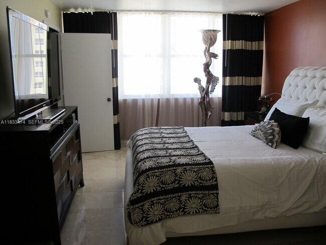 Foto del edificio - 3140 S Ocean Dr