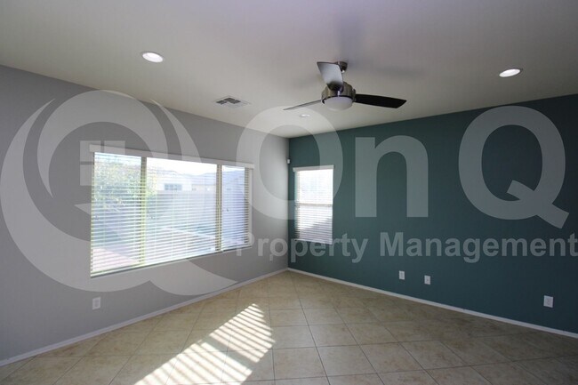 Building Photo - 3159 E Chisum Ln