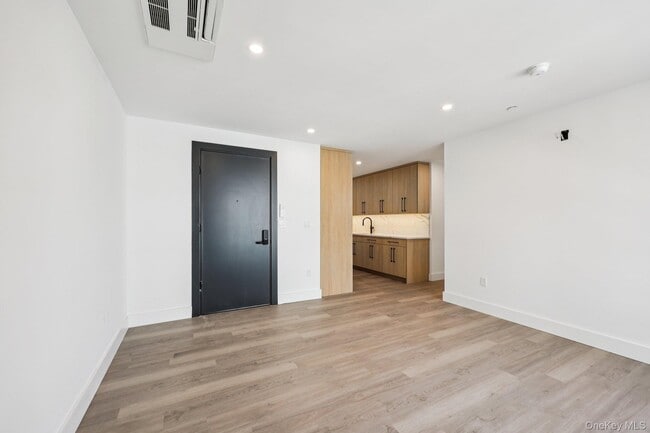 Foto del edificio - 325 Manville Rd