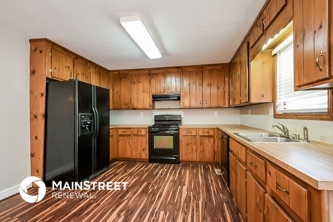 Building Photo - 3992 Fairington Dr