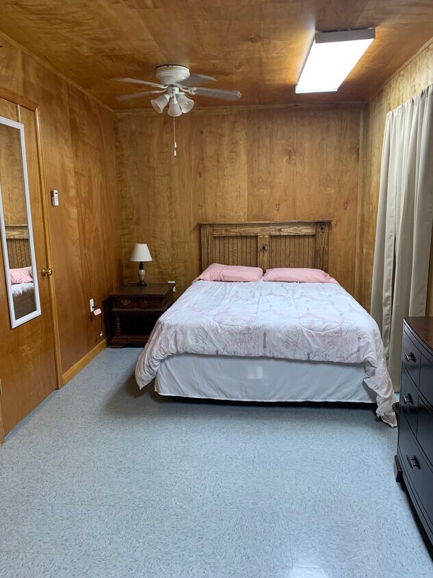 Bedroom 1. - 5843 N Highway 1