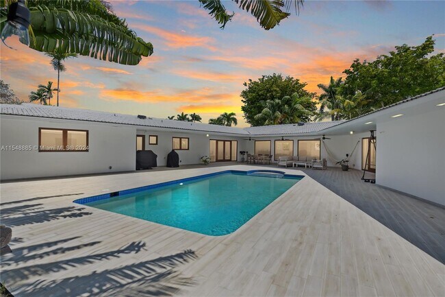 Building Photo - 11425 N Bayshore Dr