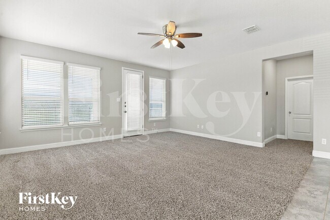 Foto del edificio - 2501 Walker Ave
