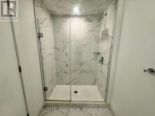 Building Photo - 2 Teagarden Ct