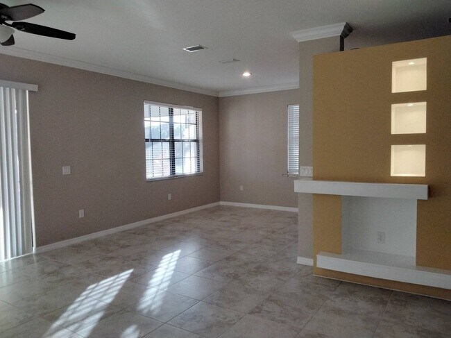 Foto del edificio - 7591 Bristol Cir