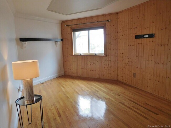Building Photo - 126 Biruta St