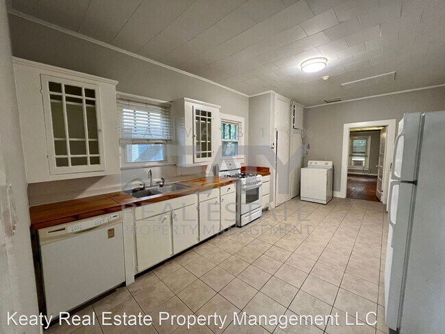 Building Photo - 4 br, 3 bath House - 309 Cleveland Street
