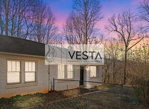 Building Photo - 118 Pine Hill Dr