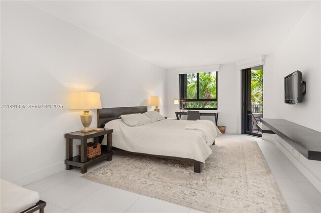 Building Photo - 101 Crandon Blvd